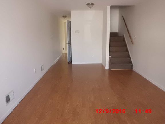 4th image of 106 Laurel Ave