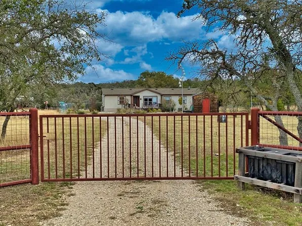 226 N Rolling Oaks Ln, Harper, TX 78631