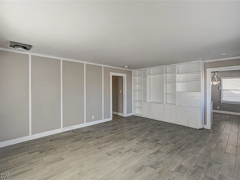 632 Avenue D — Photo 8