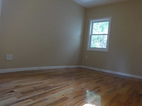 4th image of 2879 Roberts Ave #1