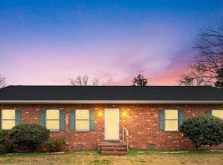 186 E Potomac Dr, Colonial Beach, VA 22443
