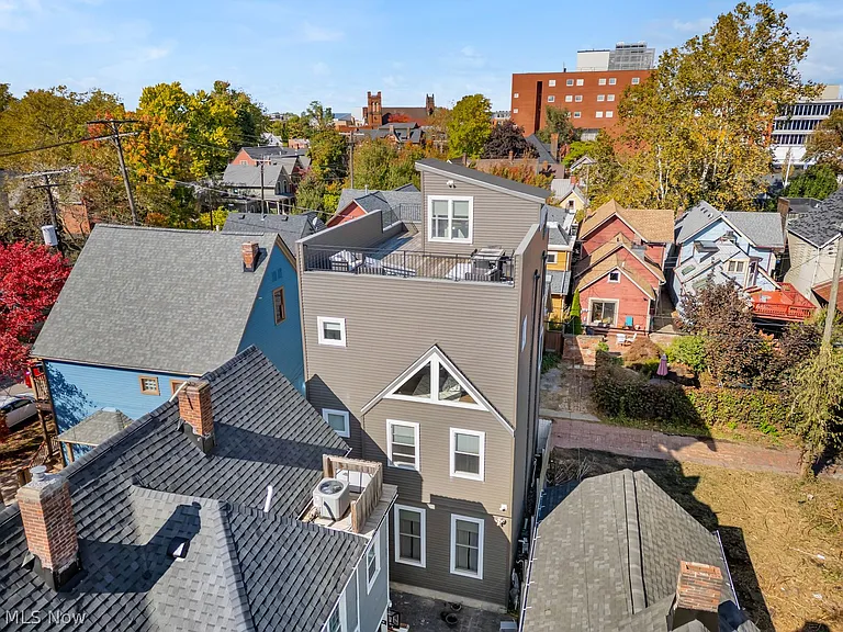 2702 Bridge Ave — Photo 5