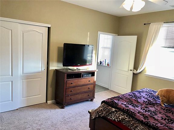5th image of 908 Southmoor Dr Unit 302