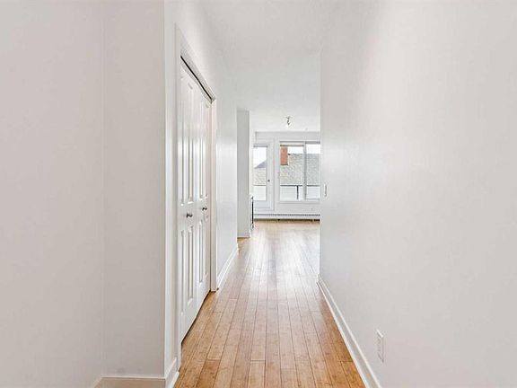 4th image of 328 S 21st Ave SW #301