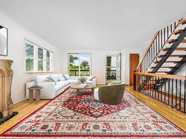 383 King Ave, Bronx, NY 10464