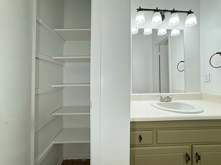 7324 Menlo Dr — Photo 35