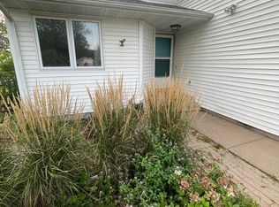 976 22nd Ave, Coralville, IA 52241