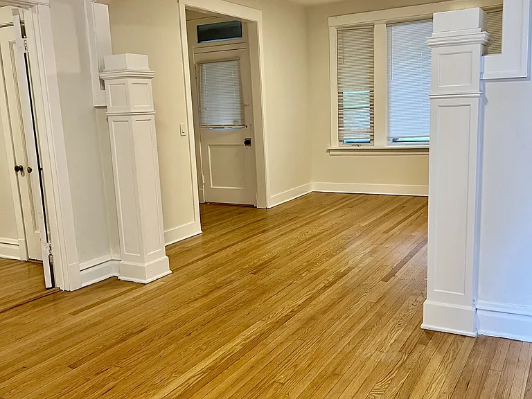 4242 N Damen Ave #1 — Photo 2