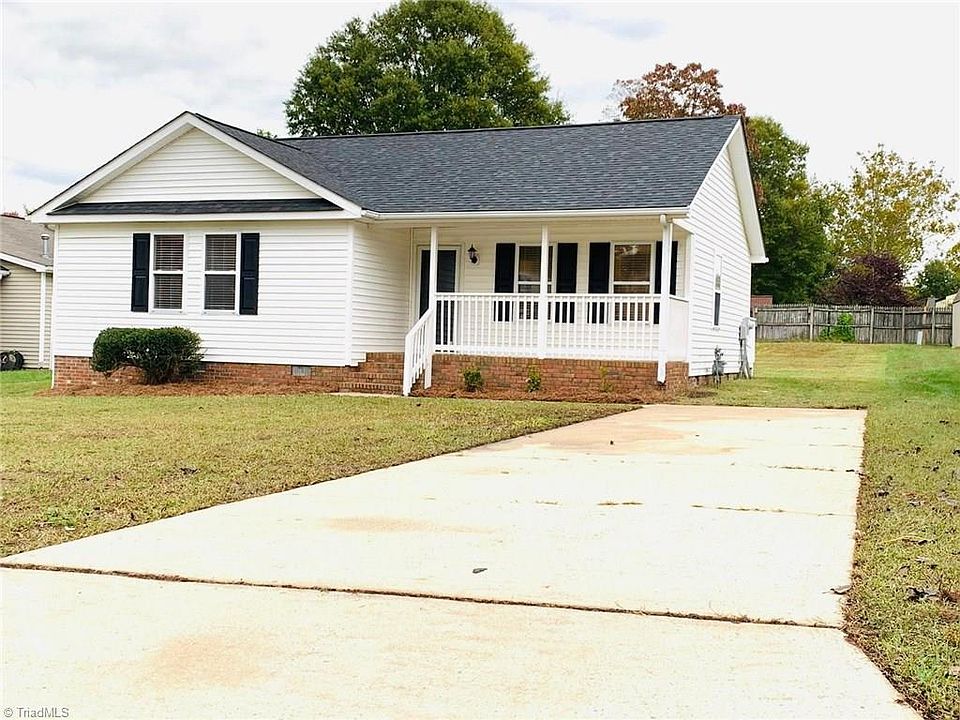 1st image of 1424 Old Hickory Dr