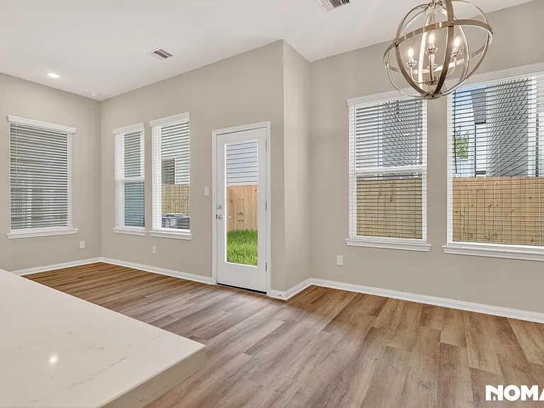208 Clark Meadows Ln — Photo 10