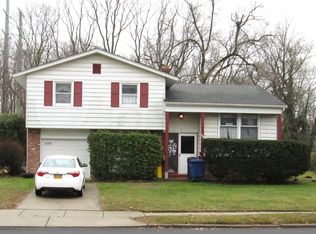 1009 Edgewood Ln, Cinnaminson, NJ 08077