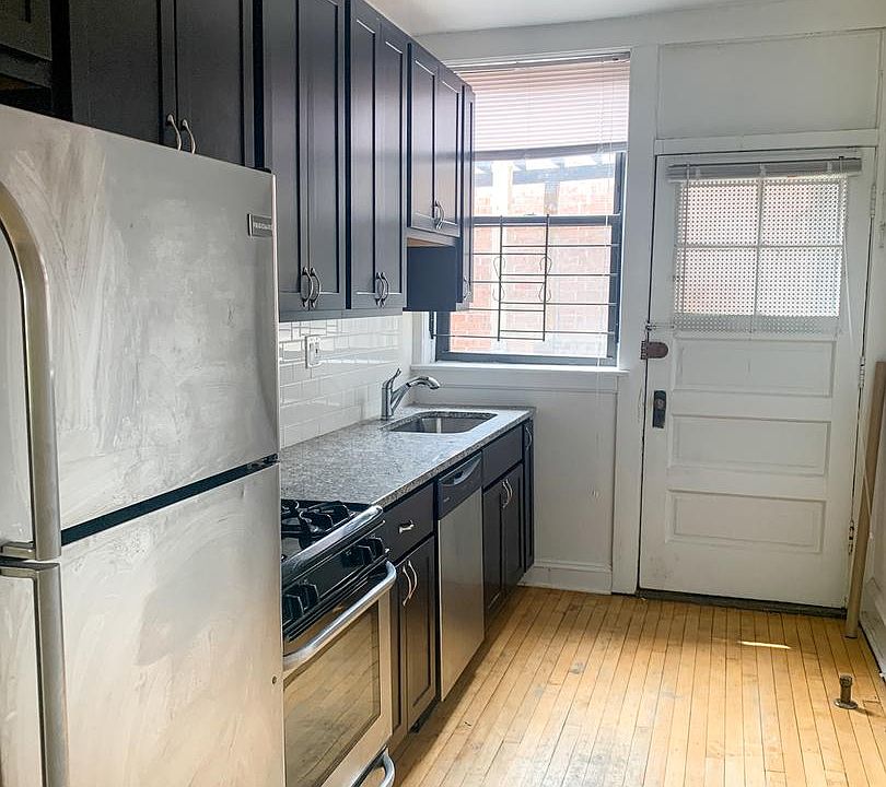 1st image of 1455 W Cornelia Ave #3