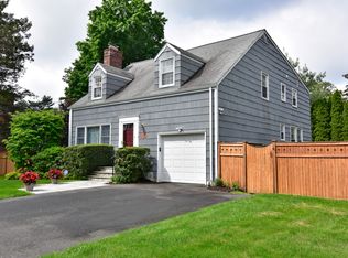 106 Longfellow St, Hartsdale, NY 10530