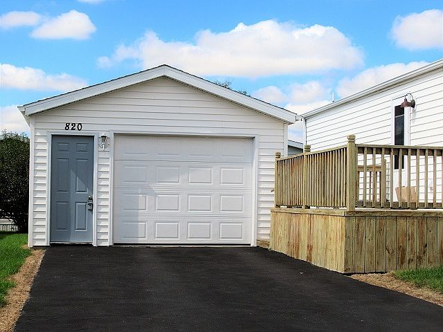 2nd image of 820 Cayuga Trl
