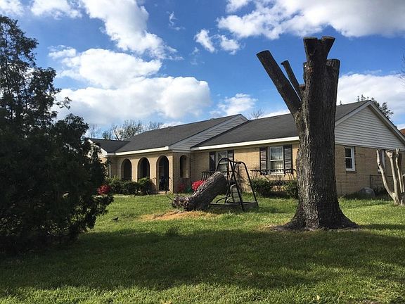 2nd image of 1429 Louis Dr