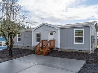 601 1/2 Helton St, Castle Rock, WA 98611