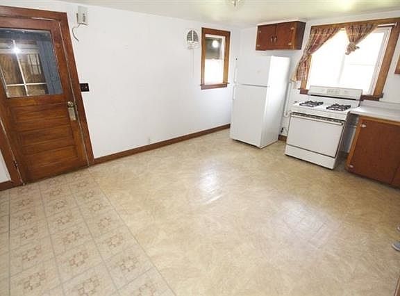 3rd image of 1617 Montague St #2