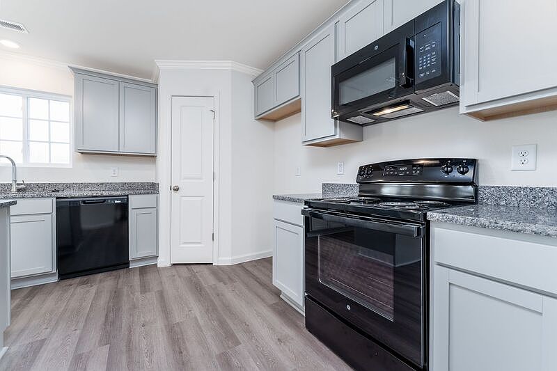 1st image of 5110 Apsley Dr