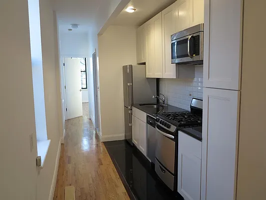 Rented by Transvilla Real Estate & Development Group Inc. | media 7