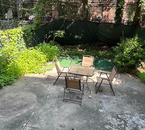 5th image of 899 Jefferson Ave APT 1