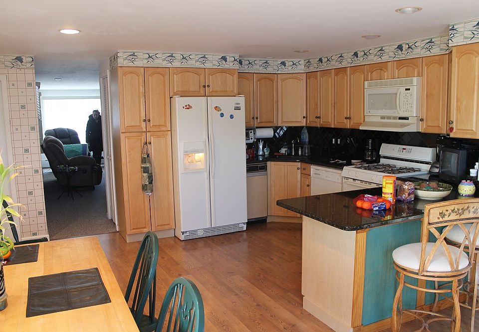2nd image of 46 Gotham Ave