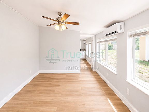 4th image of 2511 SW 3rd St