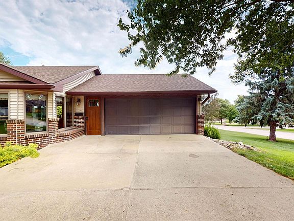 4th image of 1113 Valley View Dr