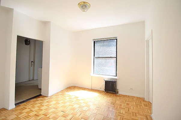 Rented by Julianna Realty Corp | media 18