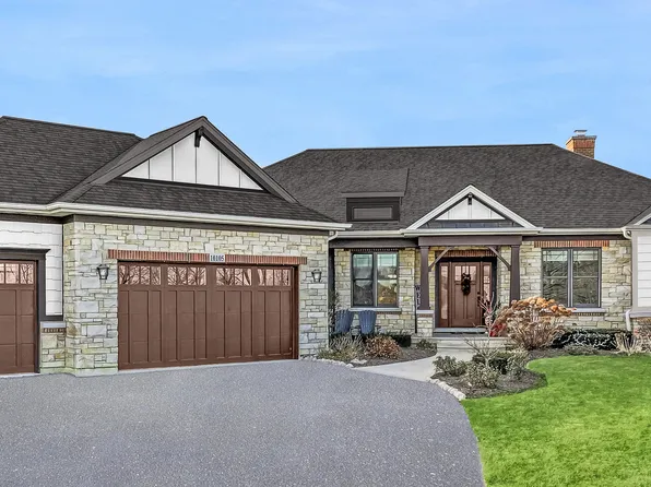 10208 Oakdale Dr, Huntley, IL 60142