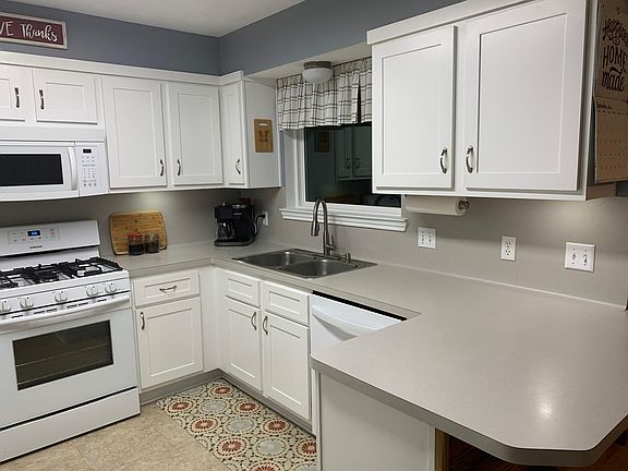5th image of 1406 Front Royal Dr