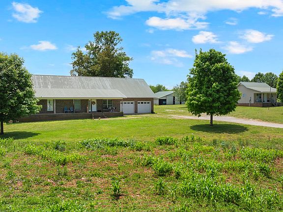 3rd image of 235 Breezy Knoll Ln