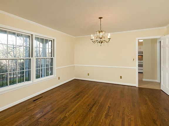 6422_Forest_Park_Dr_017