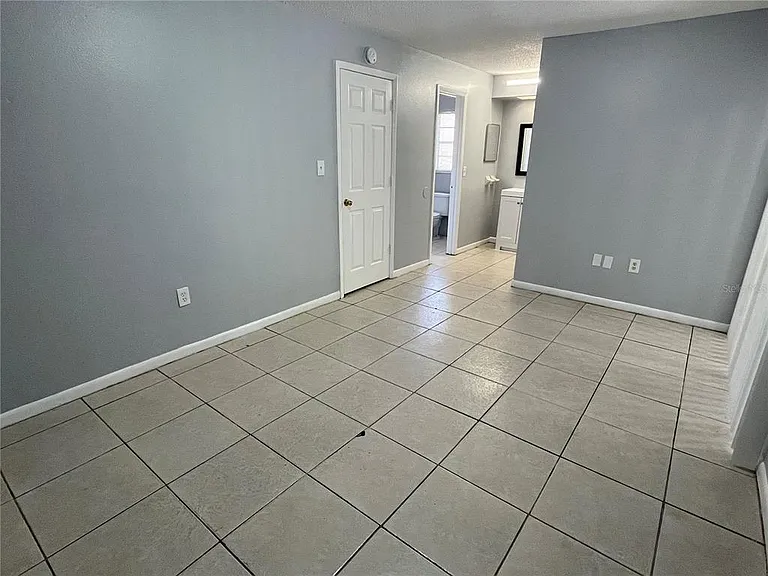 1143 Old South Dr — Photo 10