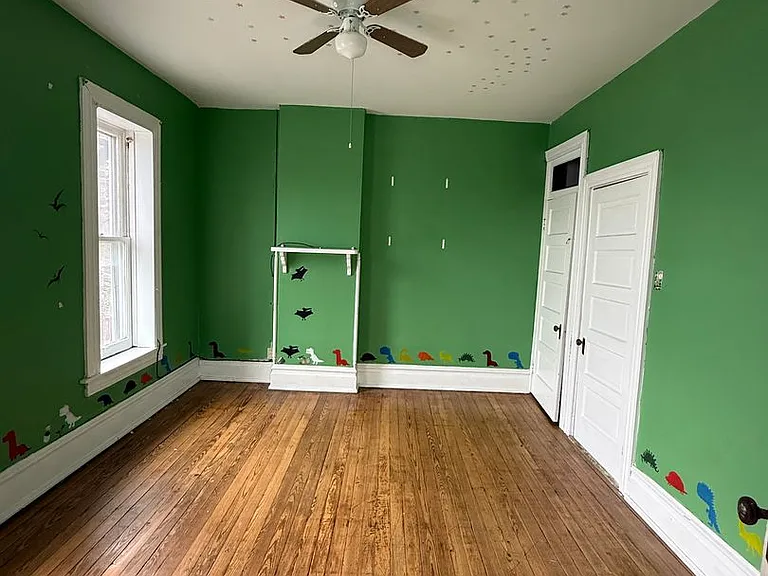 49 W Commerce St — Photo 28