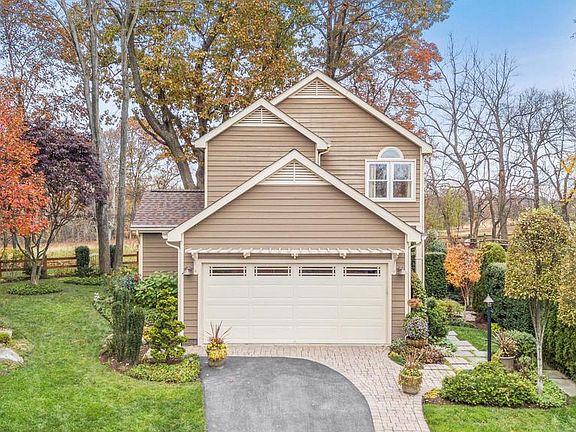 2nd image of 10094 Heron Ct
