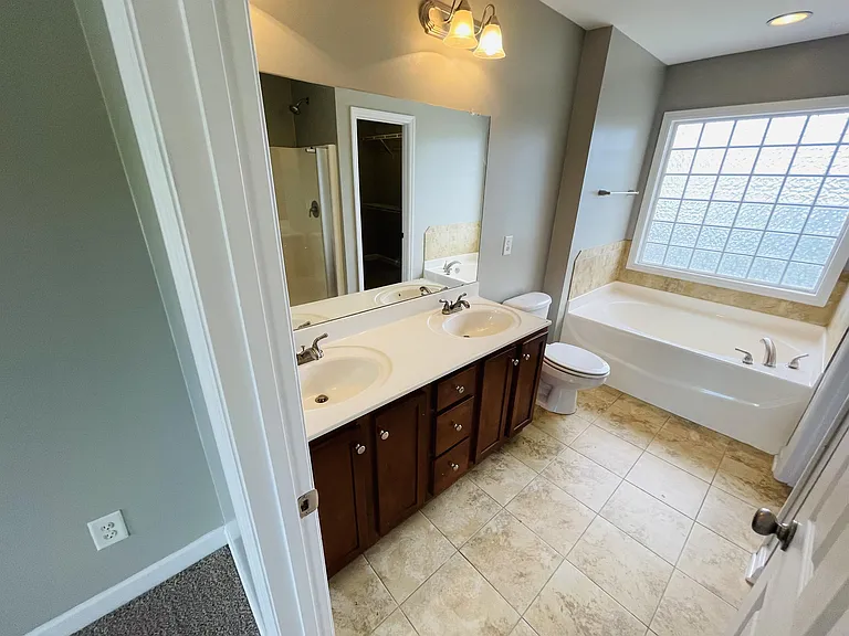 303 Elk Ct — Photo 9