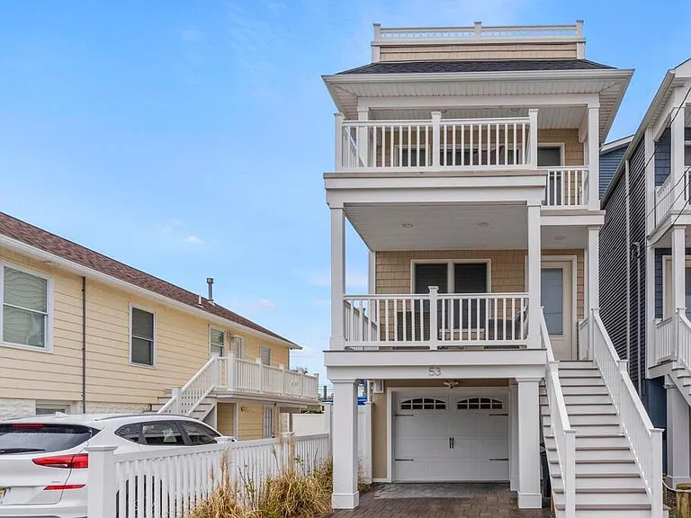 53 Sheridan Ave — Photo 1
