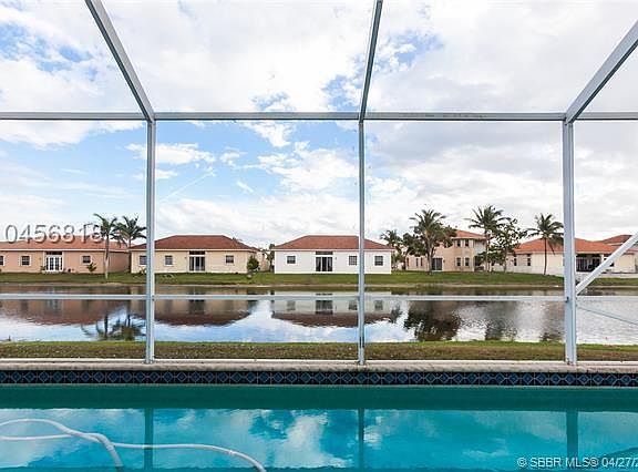 4th image of 16280 NW 17th St