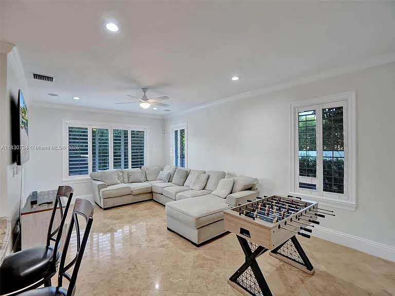 12401 SW 77th St — Photo 31