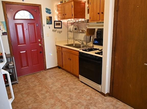 5th image of 116-A E Lloyd St #118