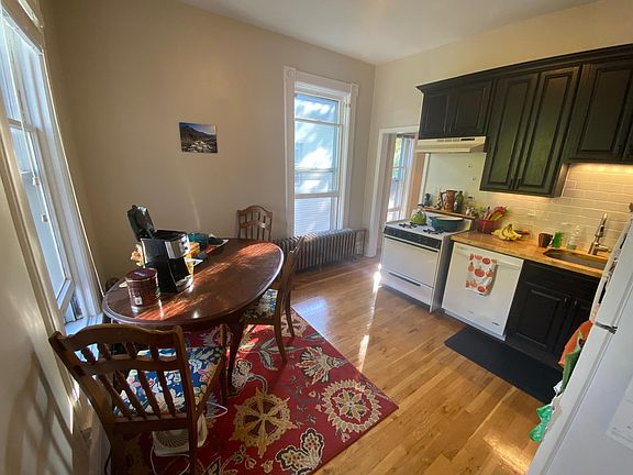 3rd image of 556 Ashland Ave APT 4
