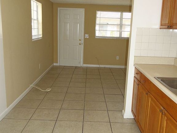 5th image of 9811 N 11th St APT B