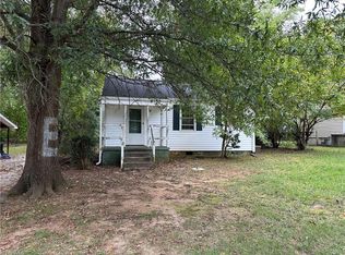 1316 Woodside Dr, Greensboro, NC 27405