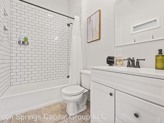 2nd image of 17 Oak St #7