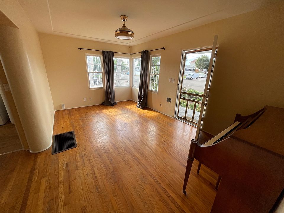 1st image of 3605 Nile St