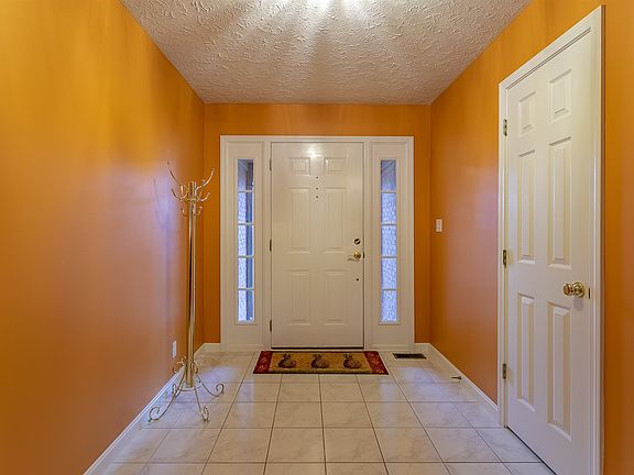 2nd image of 3902 Covington Dr