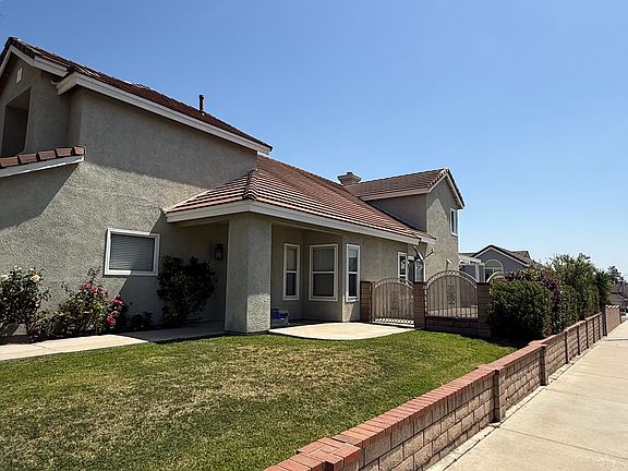 2nd image of 18067 Arroyo Ln