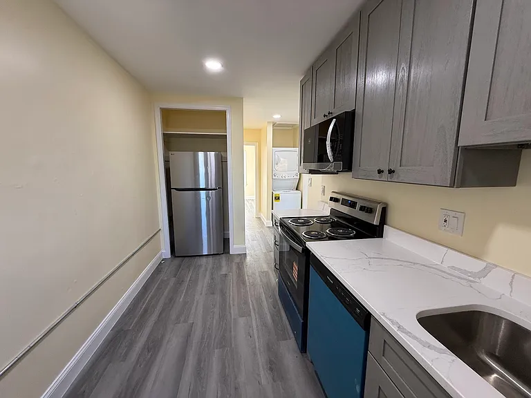 1820 C St NE #2 — Photo 25