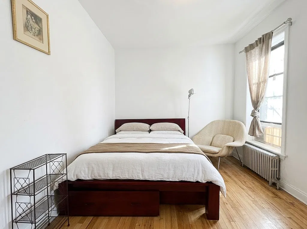 1046 Bergen Street — Photo 2