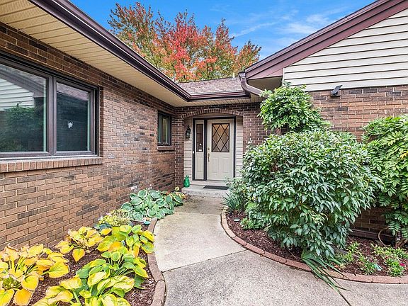 3rd image of 6982 Holly Hill Ct SW #30